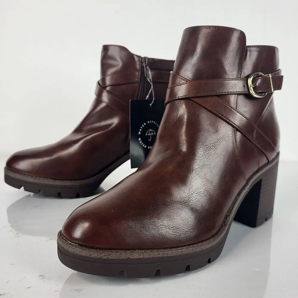 Naturalizer Madalynn Buckle Ankle Boots water Repellent 10W